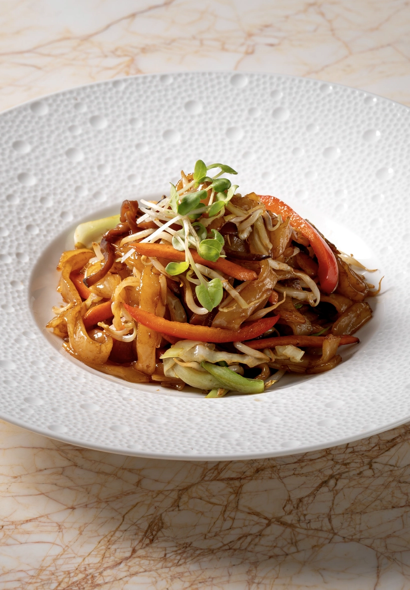 Fried Vegetable Flat Noodle